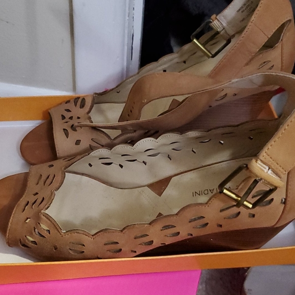 Wedges - Picture 2 of 4